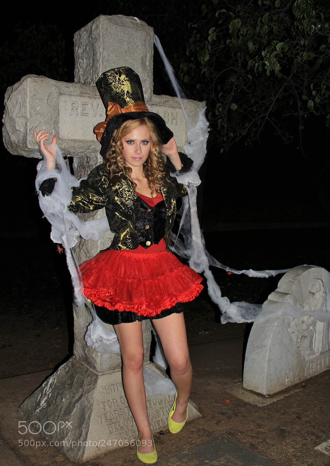 Canon EOS 60D sample photo. Gravely mad hatter... girl photography