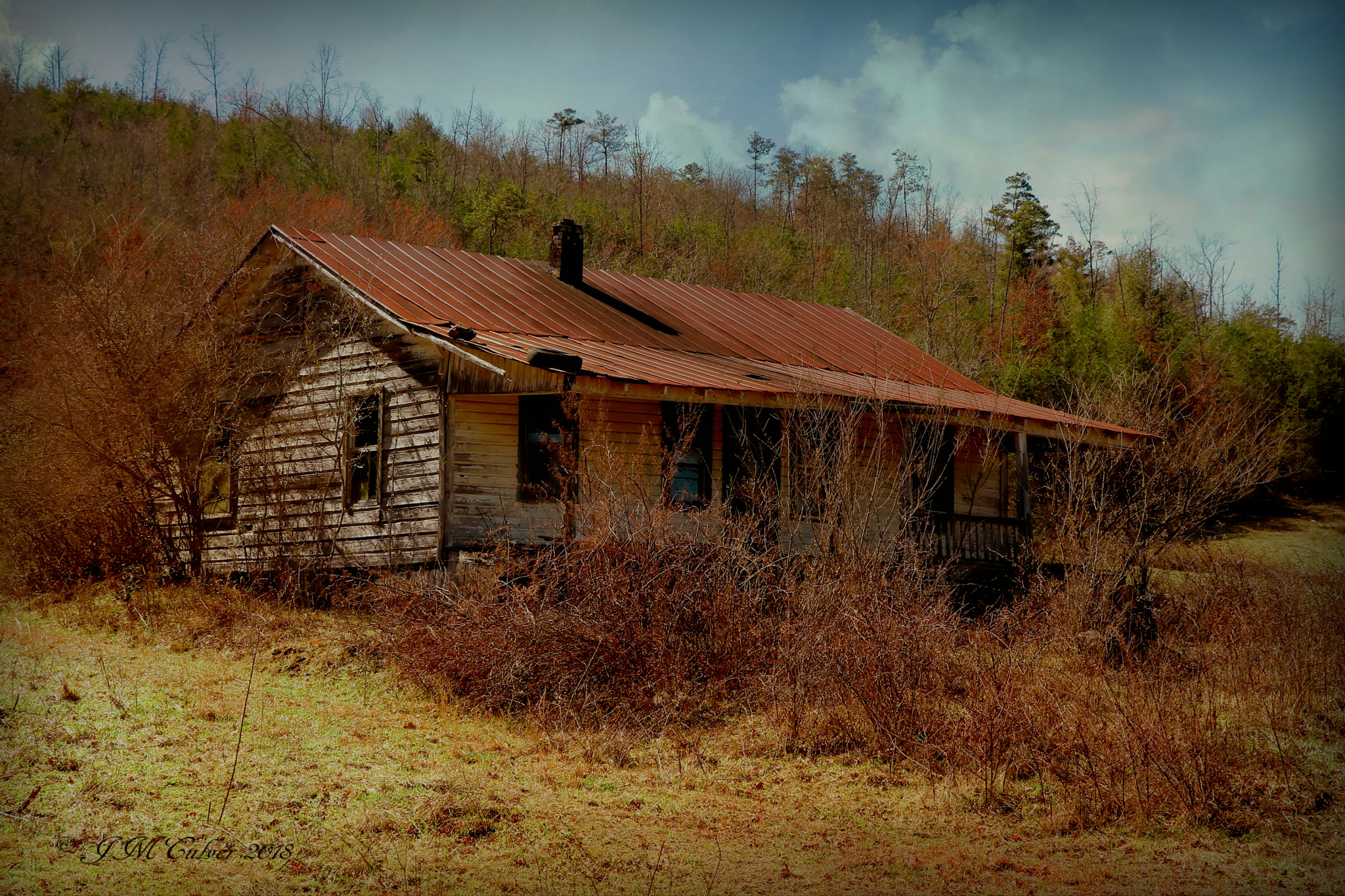 Canon EOS 77D (EOS 9000D / EOS 770D) sample photo. Abandoned house photography