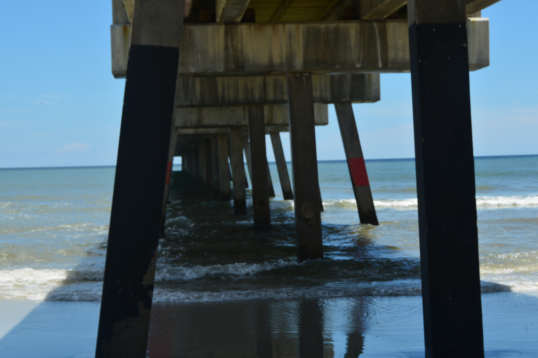 Nikon D7100 sample photo. Jax pier legs photography