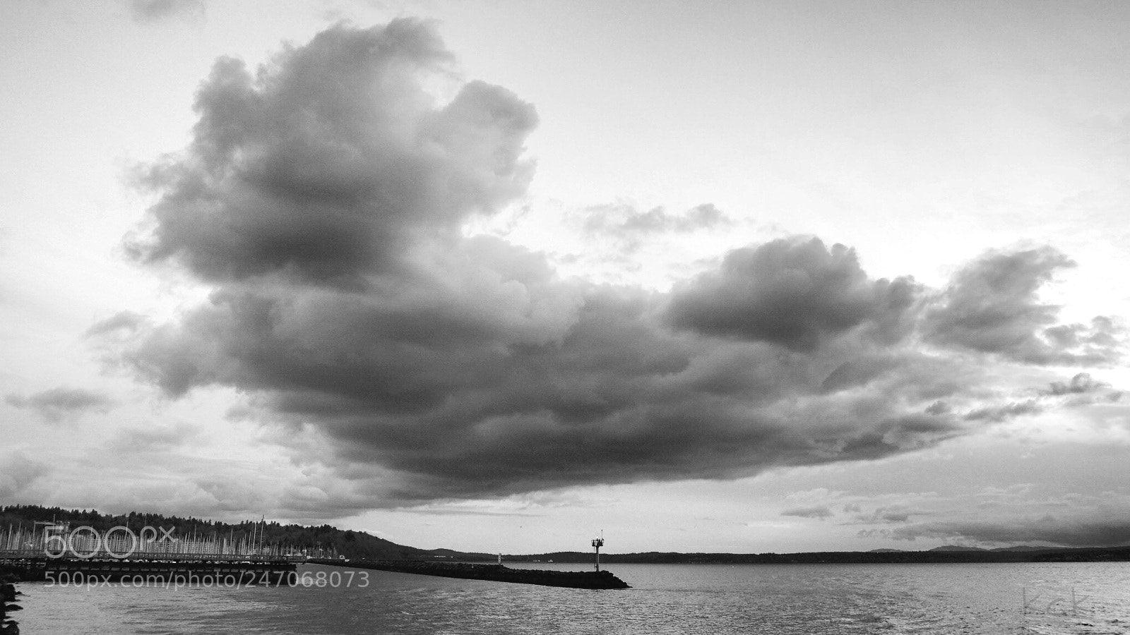 Olympus OM-D E-M10 II sample photo. Angry cloud.. photography