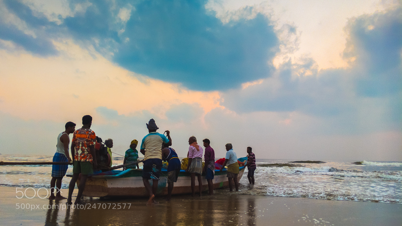 Google Pixel 2 sample photo. Fishing boat photography