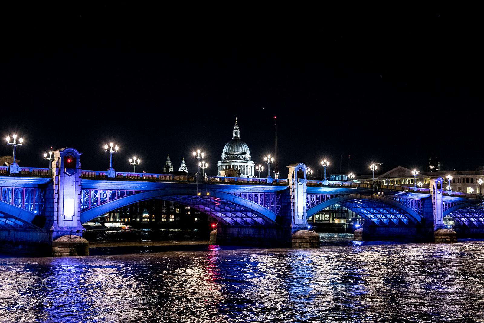 Fujifilm X-T20 sample photo. Pure night in london photography