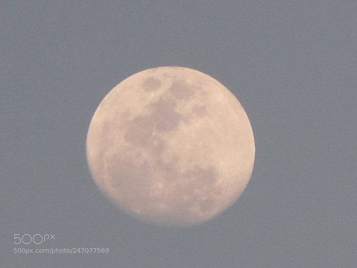 Samsung WB1100F/WB1101F/WB1102F sample photo. La luna sale a photography
