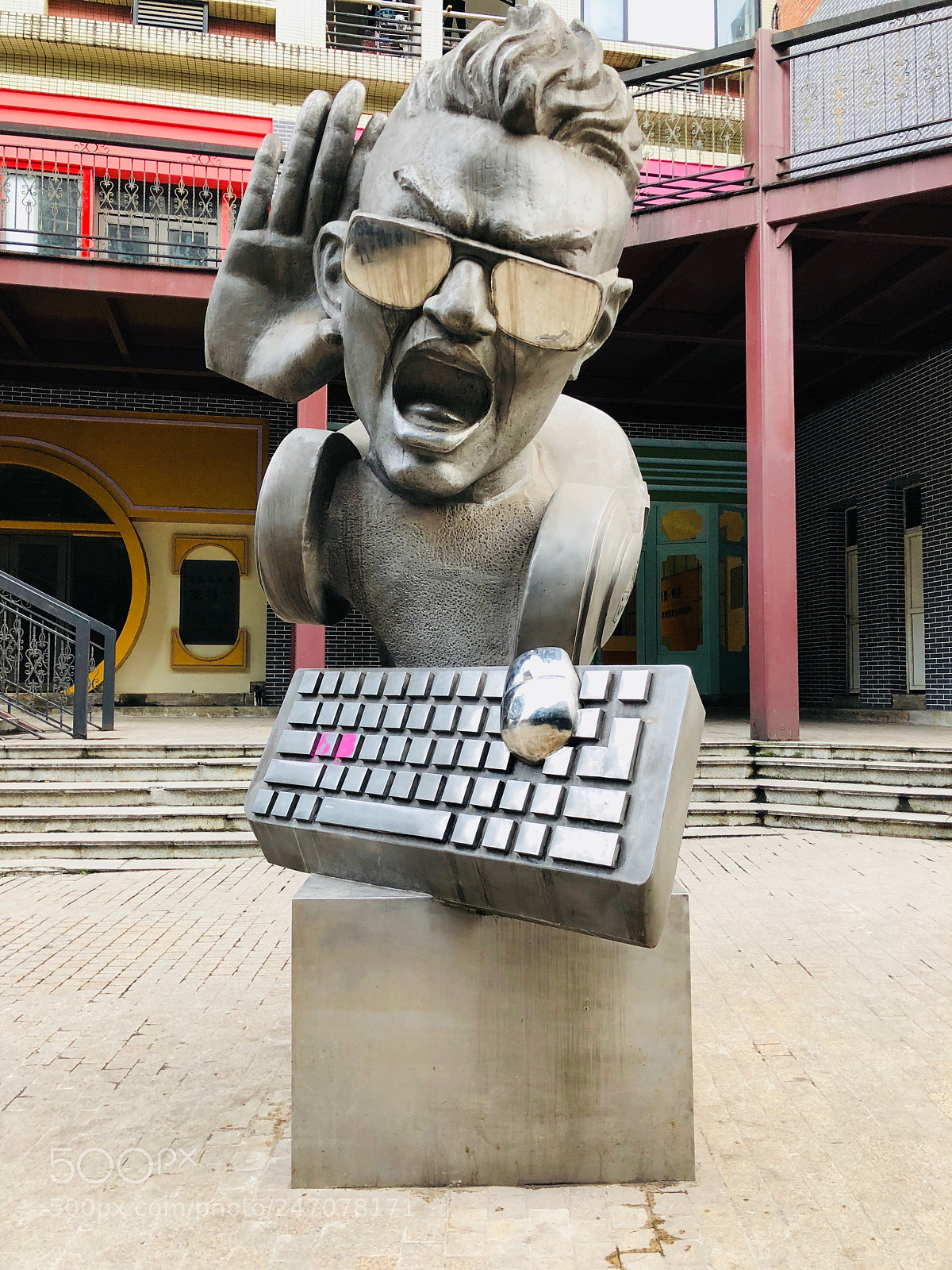 Apple iPhone X sample photo. Sculpture at sichuan design photography