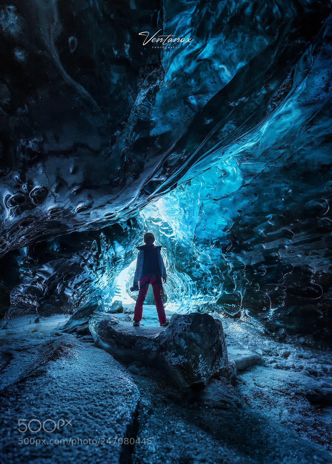 Canon EOS 6D Mark II sample photo. Glaciar cave photography