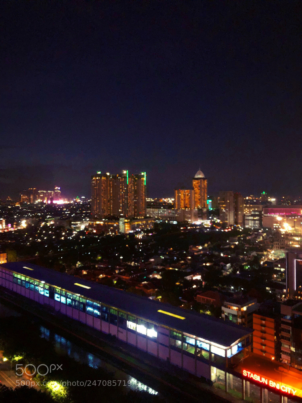 Apple iPhone X sample photo. City scape photography