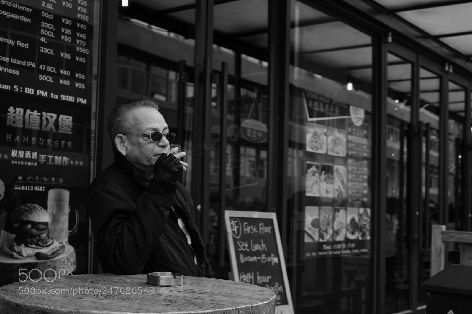 Fujifilm X-Pro2 sample photo. Smoking photography