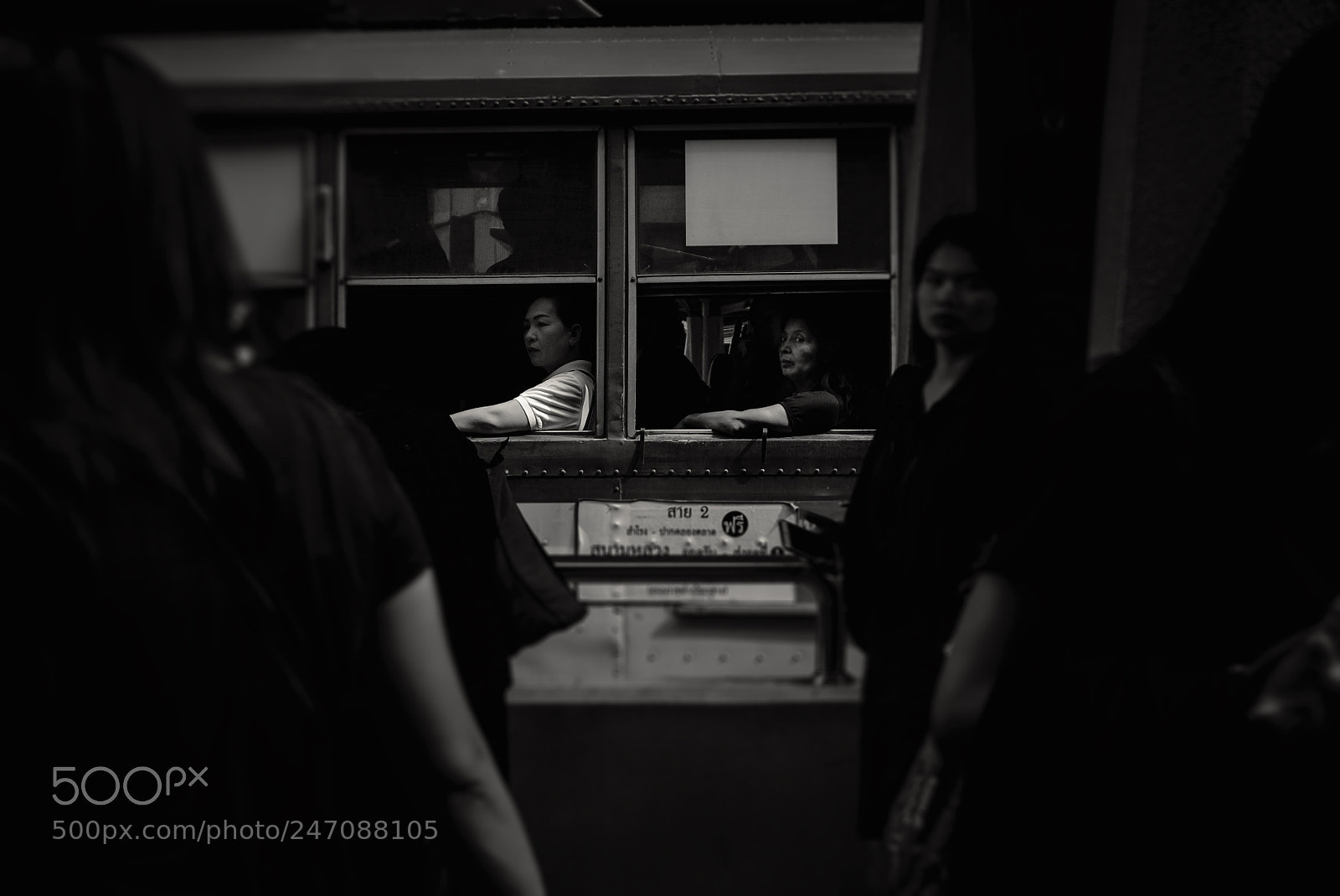 Fujifilm X-T1 sample photo. The homeward bus, bangkok. photography