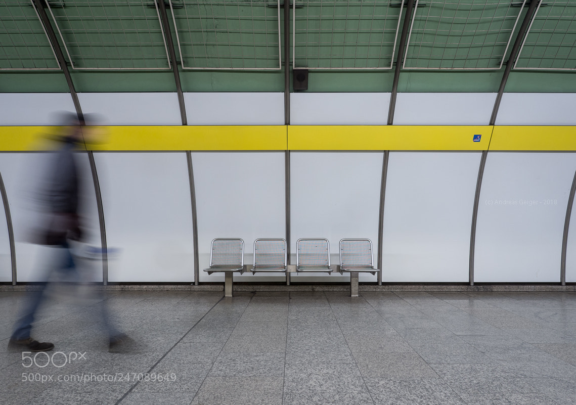 Olympus OM-D E-M10 II sample photo. Odeonsplatz bench photography