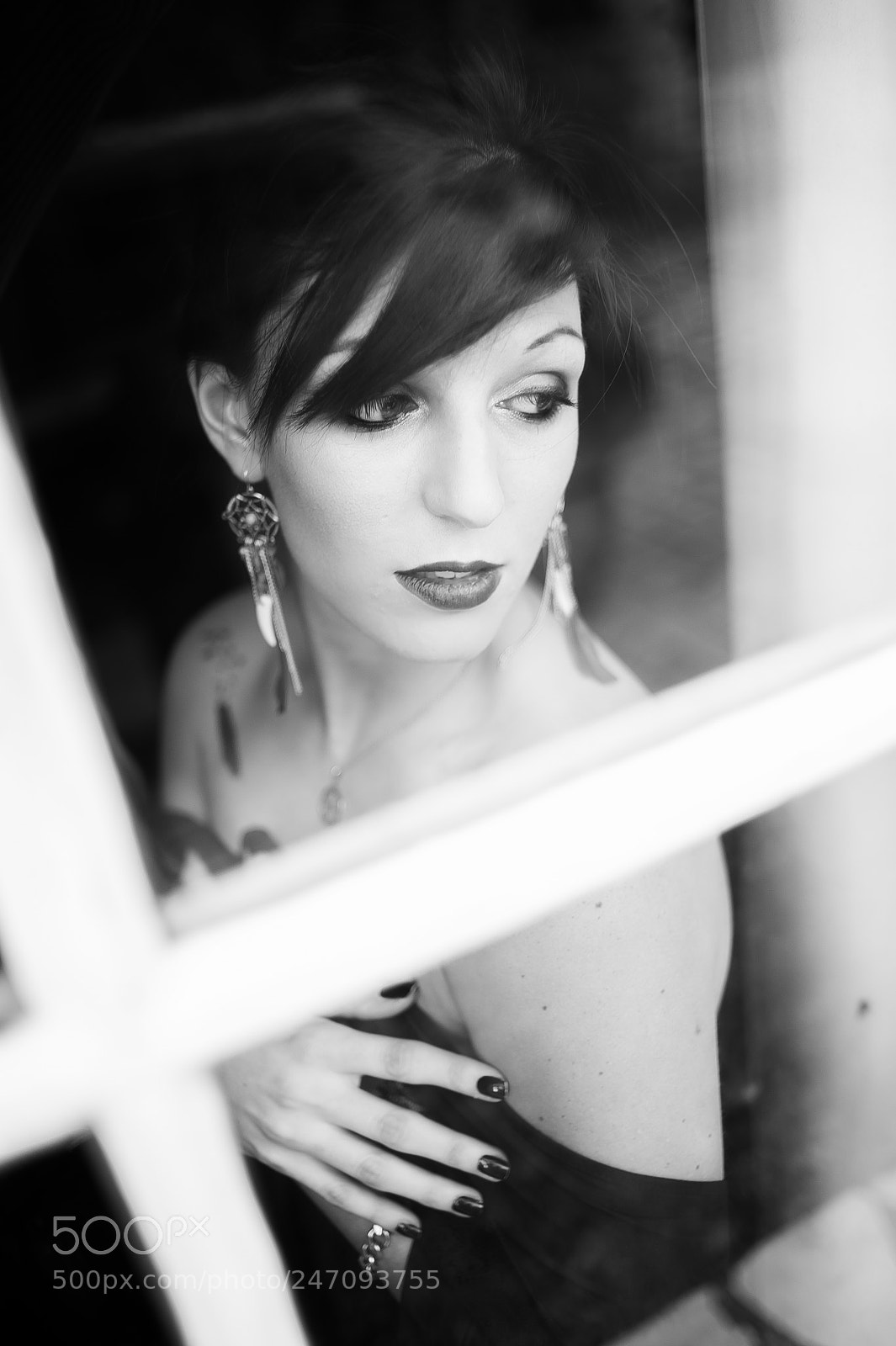 Nikon D700 sample photo. Elodie through the glass photography