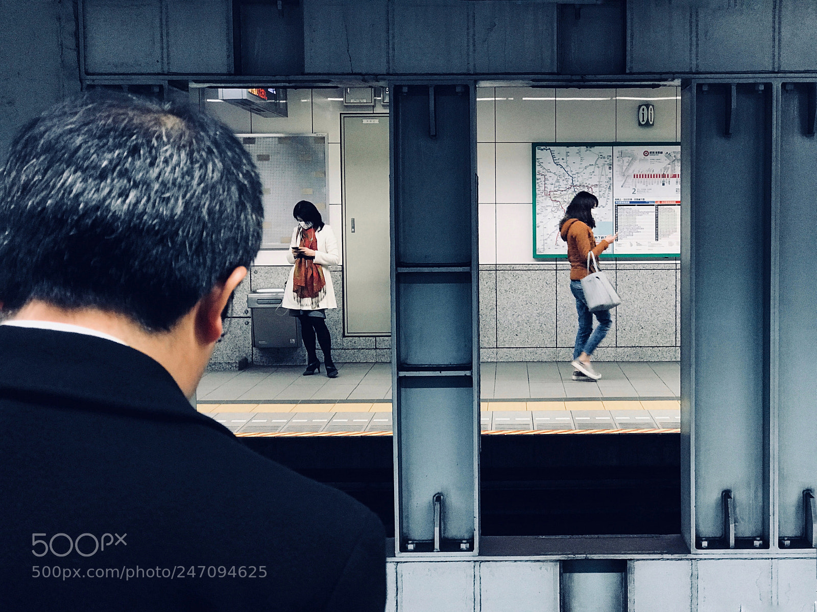 Apple iPhone 7 Plus sample photo. Subway photography