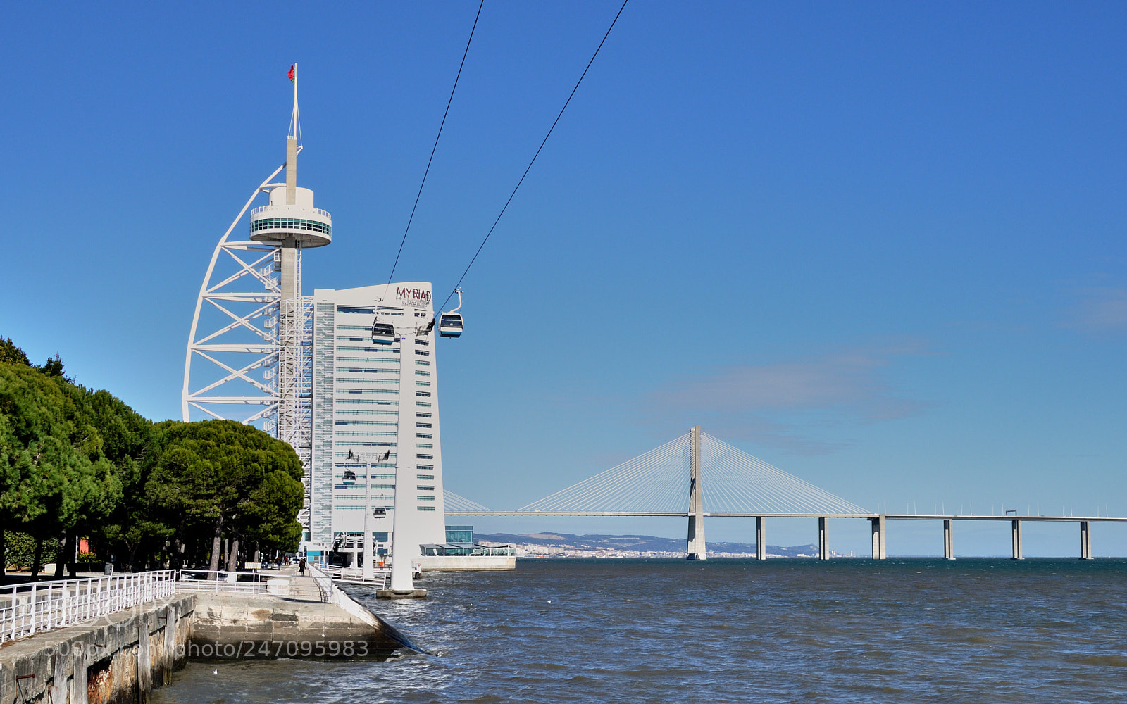 Nikon D5000 sample photo. Vasco da gama tower photography
