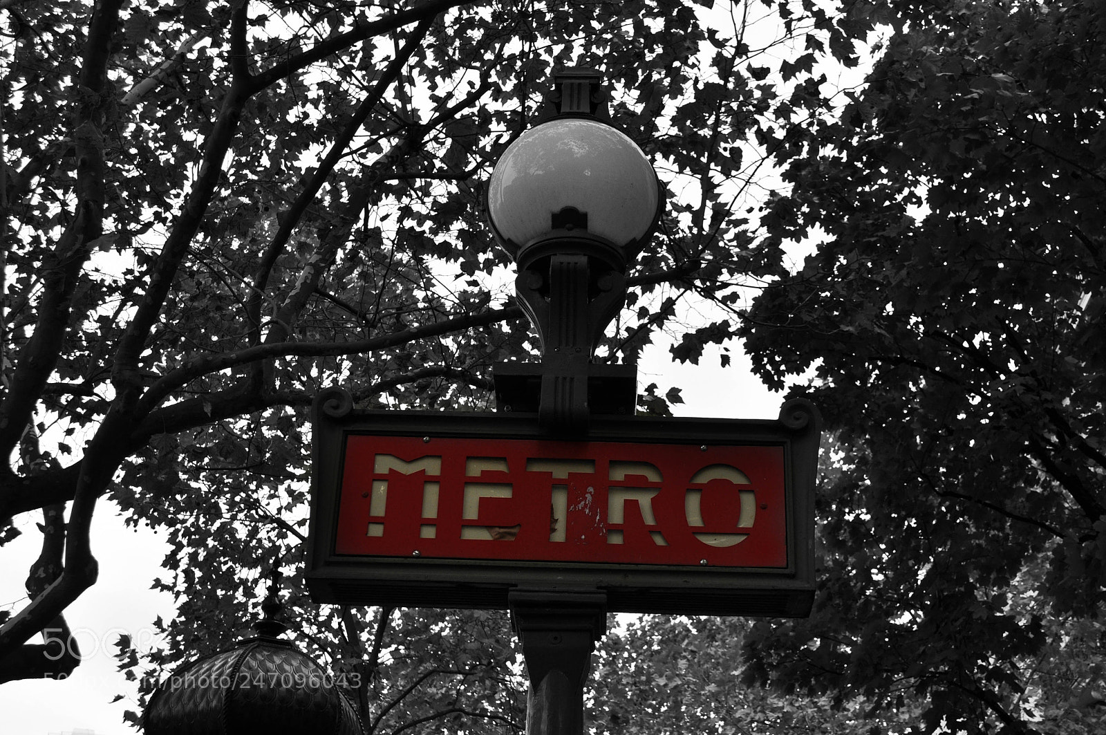 Nikon D5000 sample photo. Metro photography