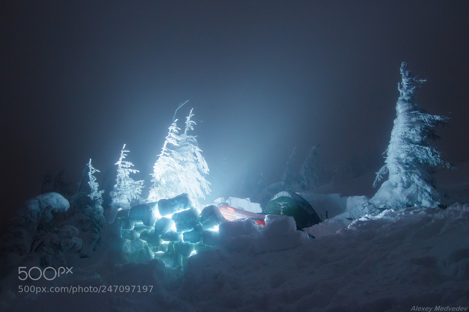 Canon EOS 600D (Rebel EOS T3i / EOS Kiss X5) sample photo. High-altitude snow hotel photography