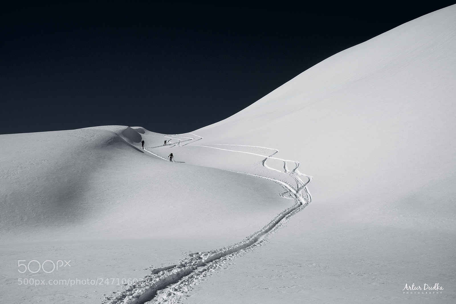 Fujifilm X-T2 sample photo. Following the tracks (helgenhorn) photography