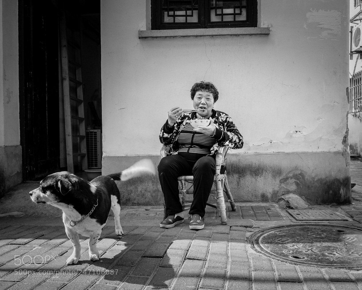 Fujifilm X-T1 sample photo. Lunch time in the photography