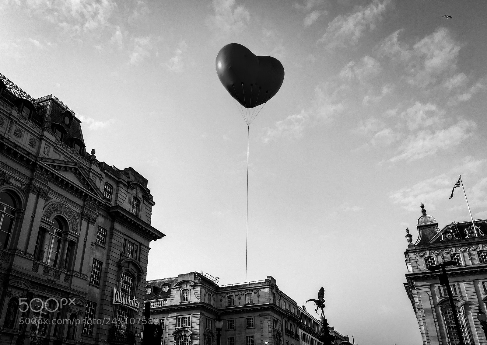 Apple iPhone 6s sample photo. Chubby hearts in london photography