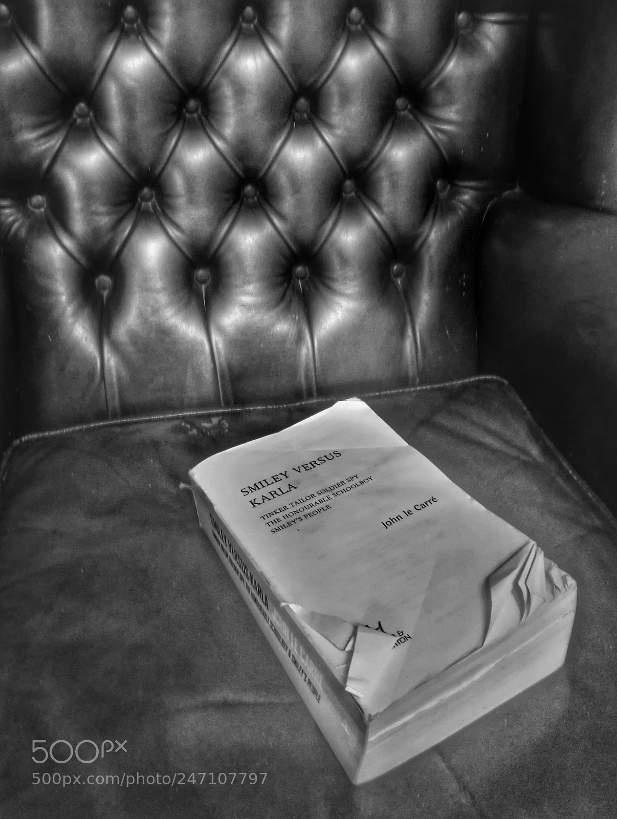 HUAWEI P9 sample photo. The book photography