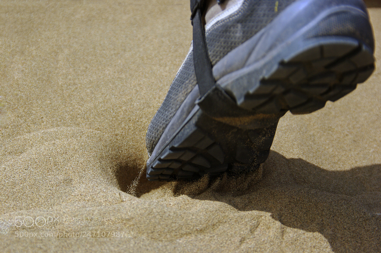 Pentax K20D sample photo. Shoes in sands photography