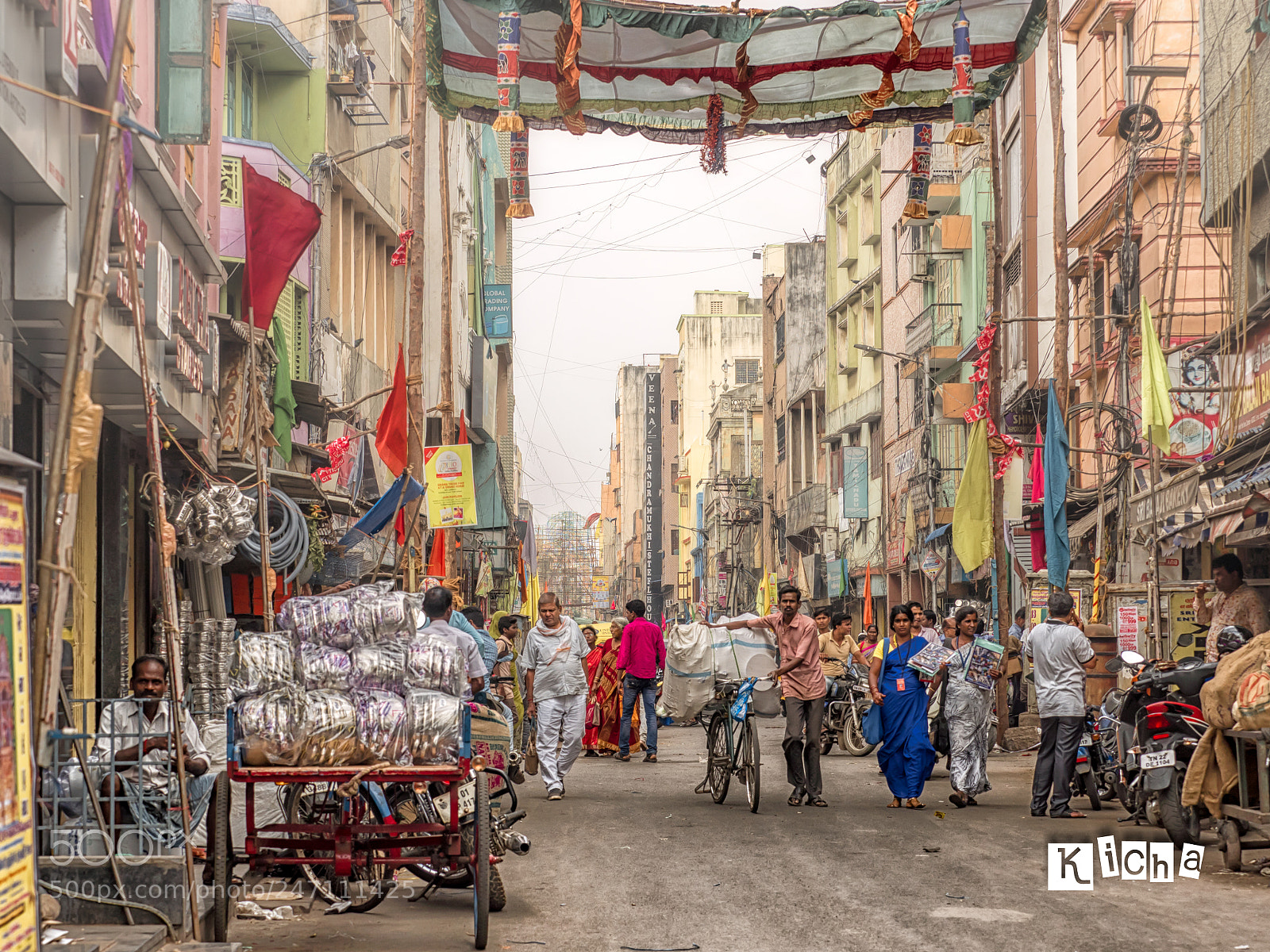 Olympus OM-D E-M5 II sample photo. Mint street,chennai photography
