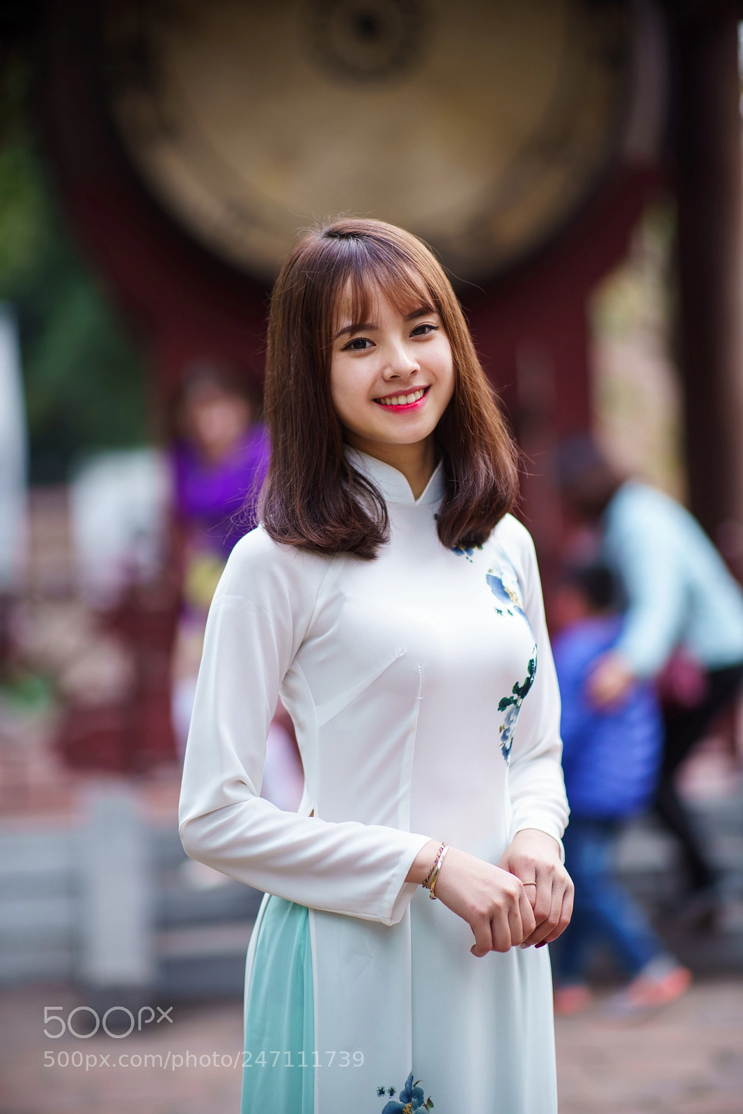 Sony a7R III sample photo. Ao dai photography