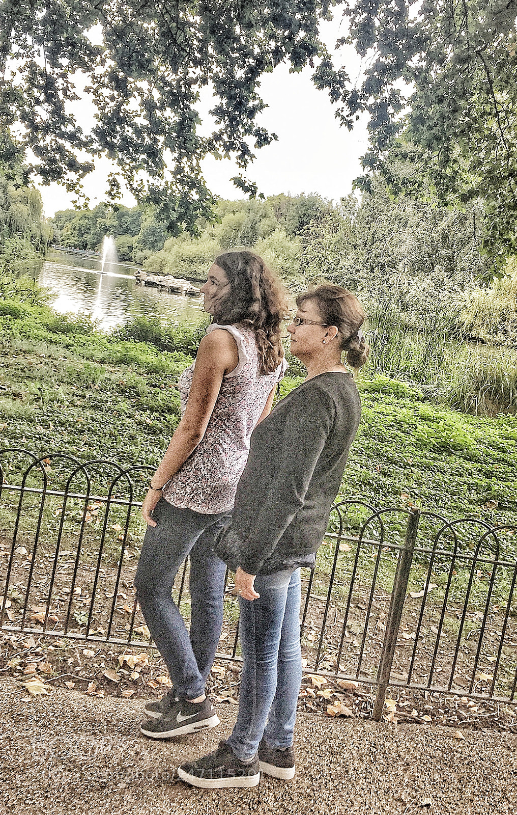 Apple iPhone 6 sample photo. At the park. london photography