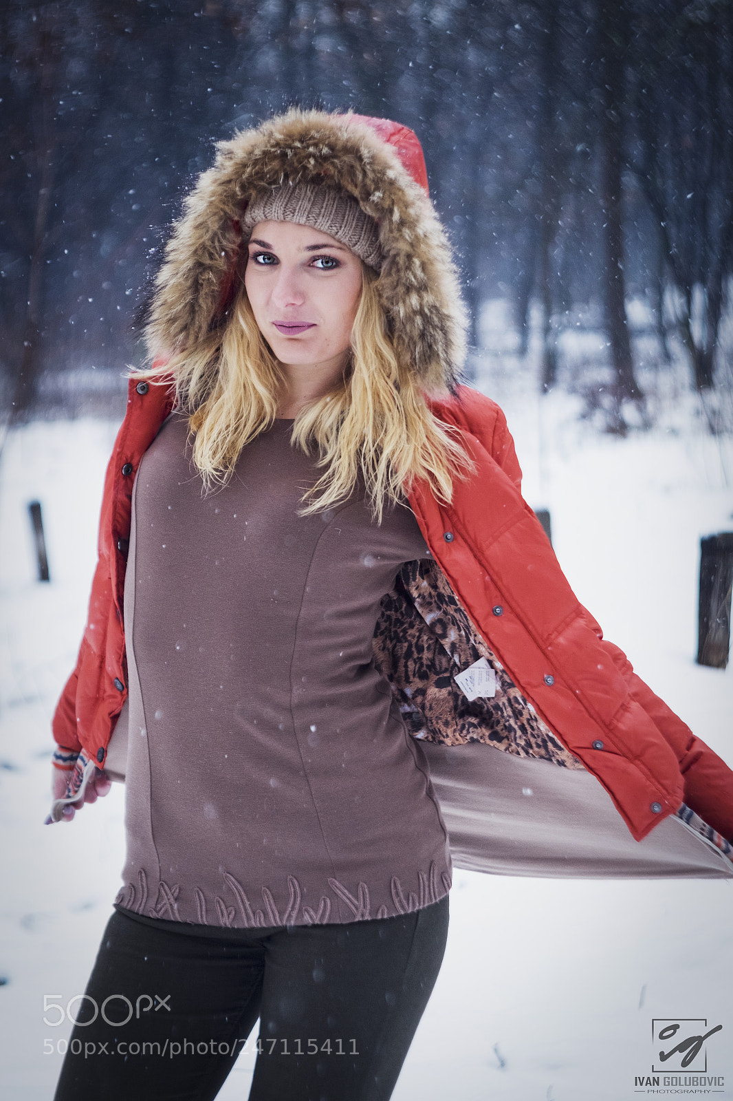Fujifilm X-E2 sample photo. Winter female portrait photography