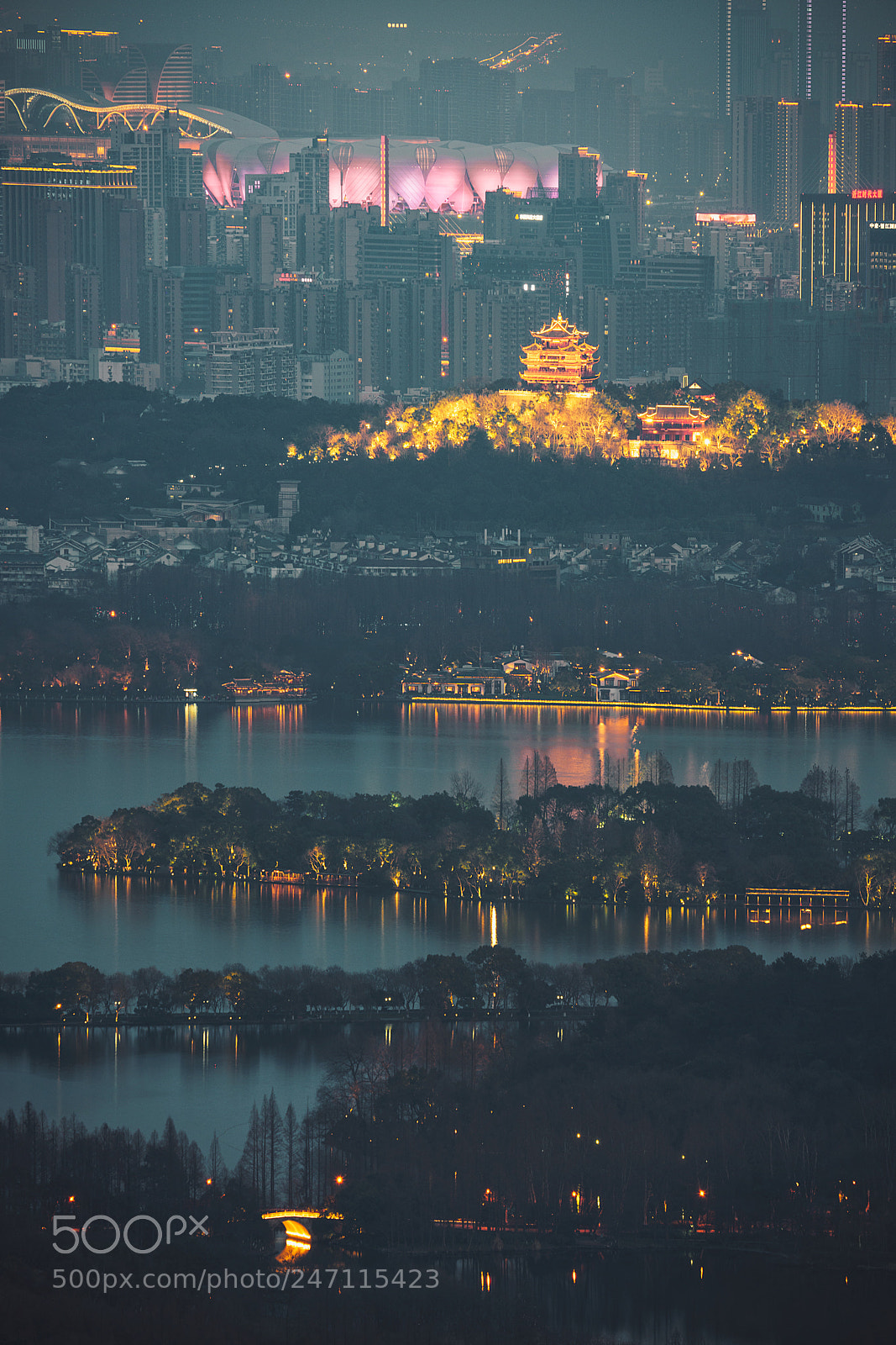 Sony a7R III sample photo. 万家灯火照湖明 photography