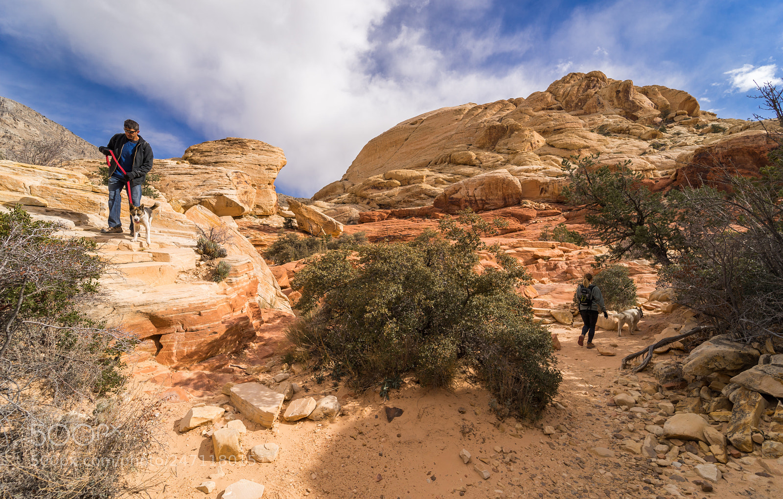 Sony a7 sample photo. Calico tanks trail hikers photography
