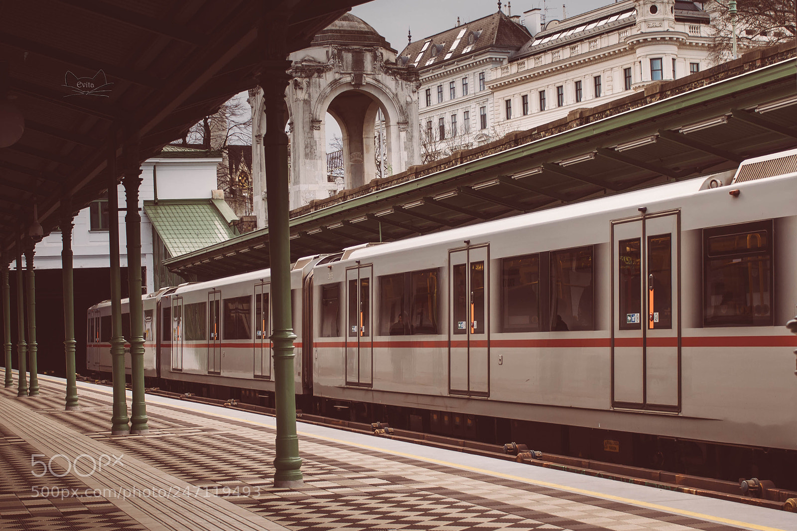 Canon EOS 1300D (EOS Rebel T6 / EOS Kiss X80) sample photo. Metrostation stadtpark in vienna photography