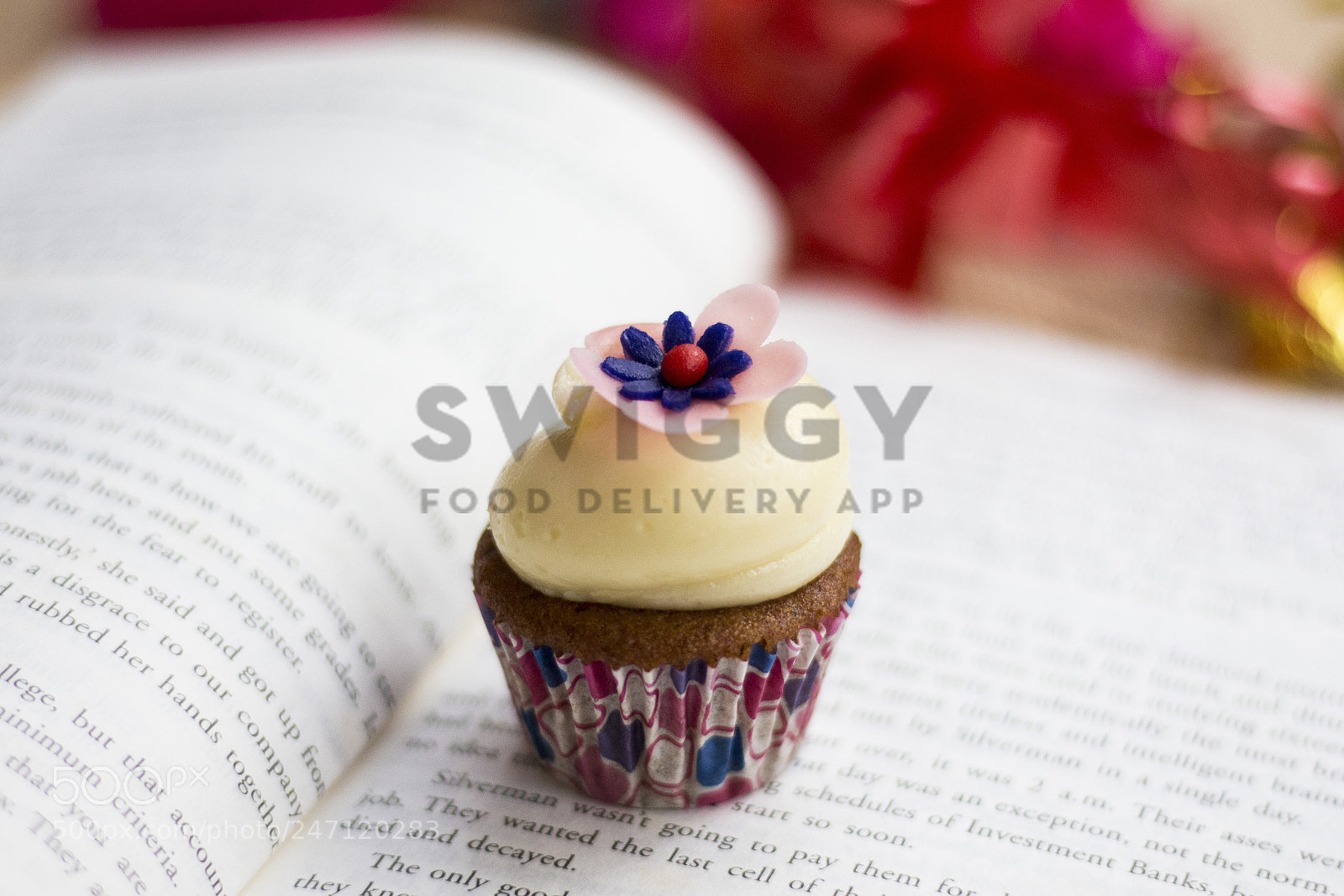 Canon EOS 700D (EOS Rebel T5i / EOS Kiss X7i) sample photo. Pumpkin cupcake with cream photography