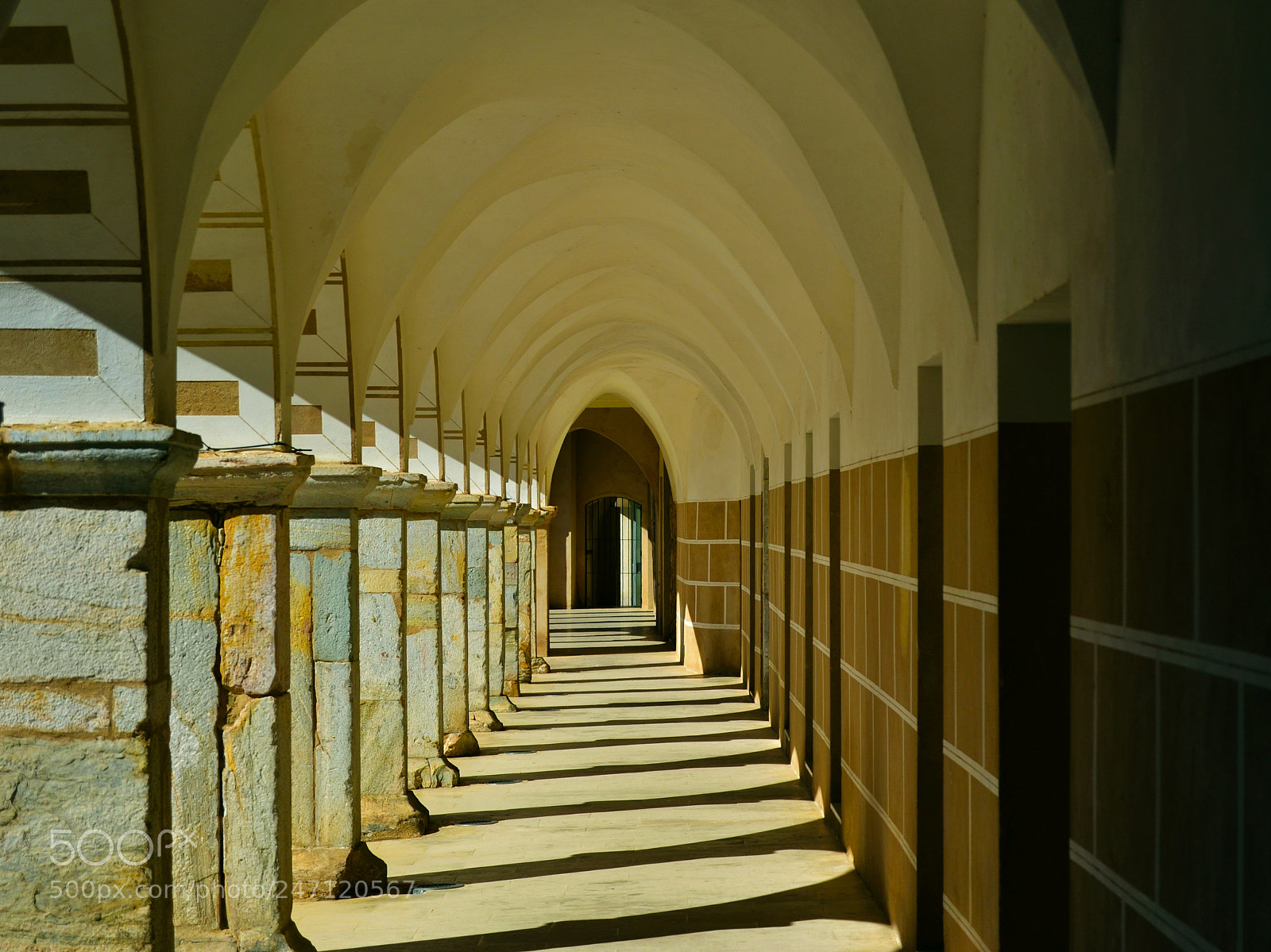Nikon D3100 sample photo. Arcadas plaza alta. badajoz photography
