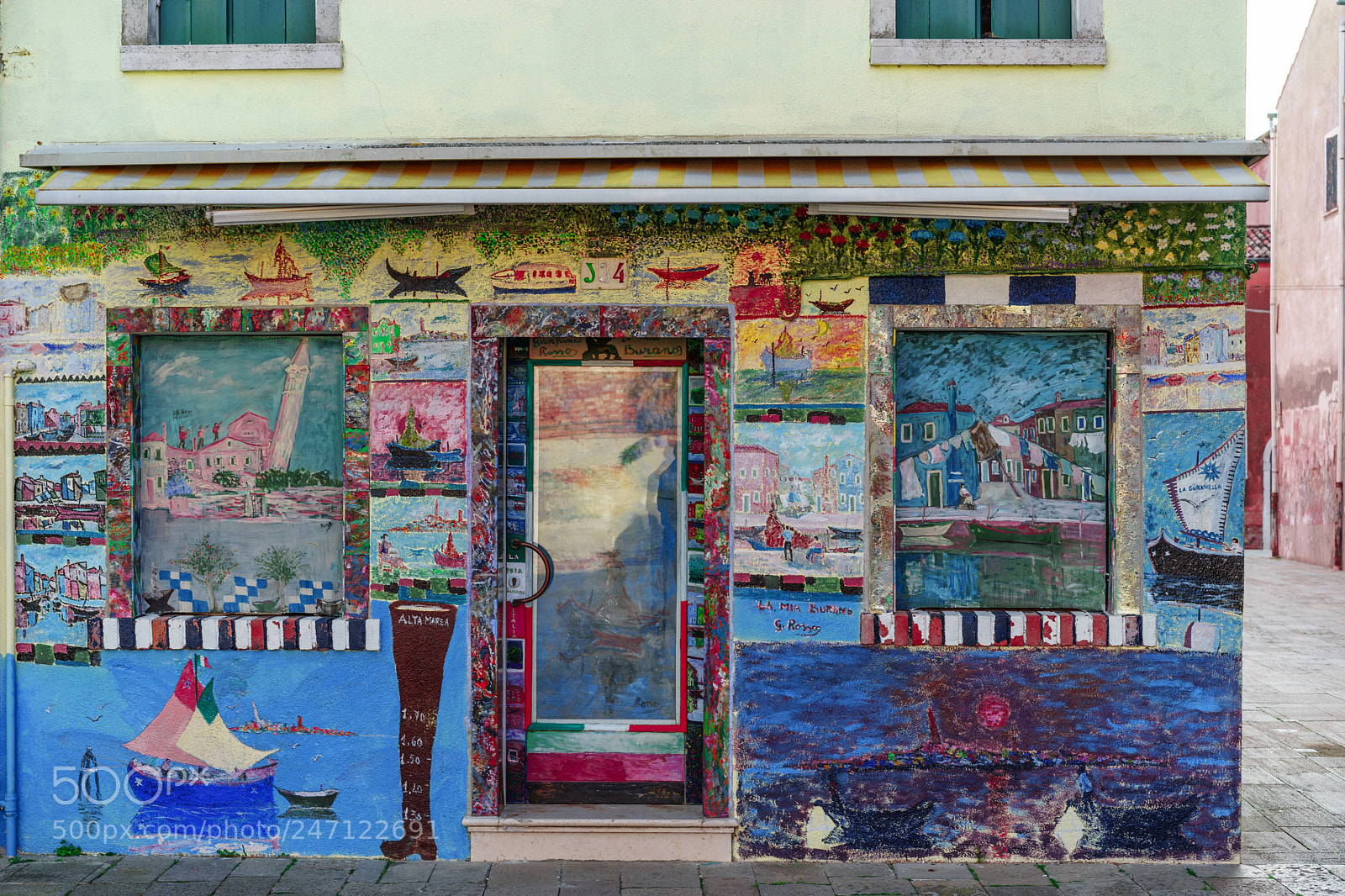 Sony a7 sample photo. Casas preciosas, multiple color photography