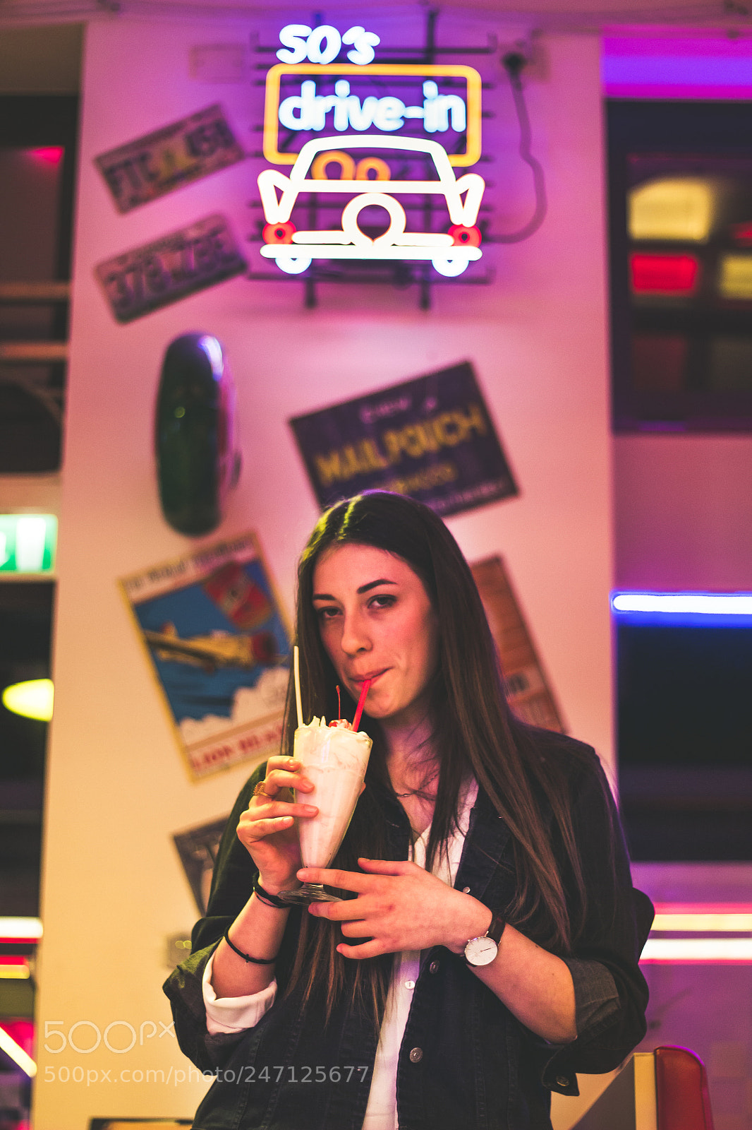Canon EOS 600D (Rebel EOS T3i / EOS Kiss X5) sample photo. 50's milkshake photography