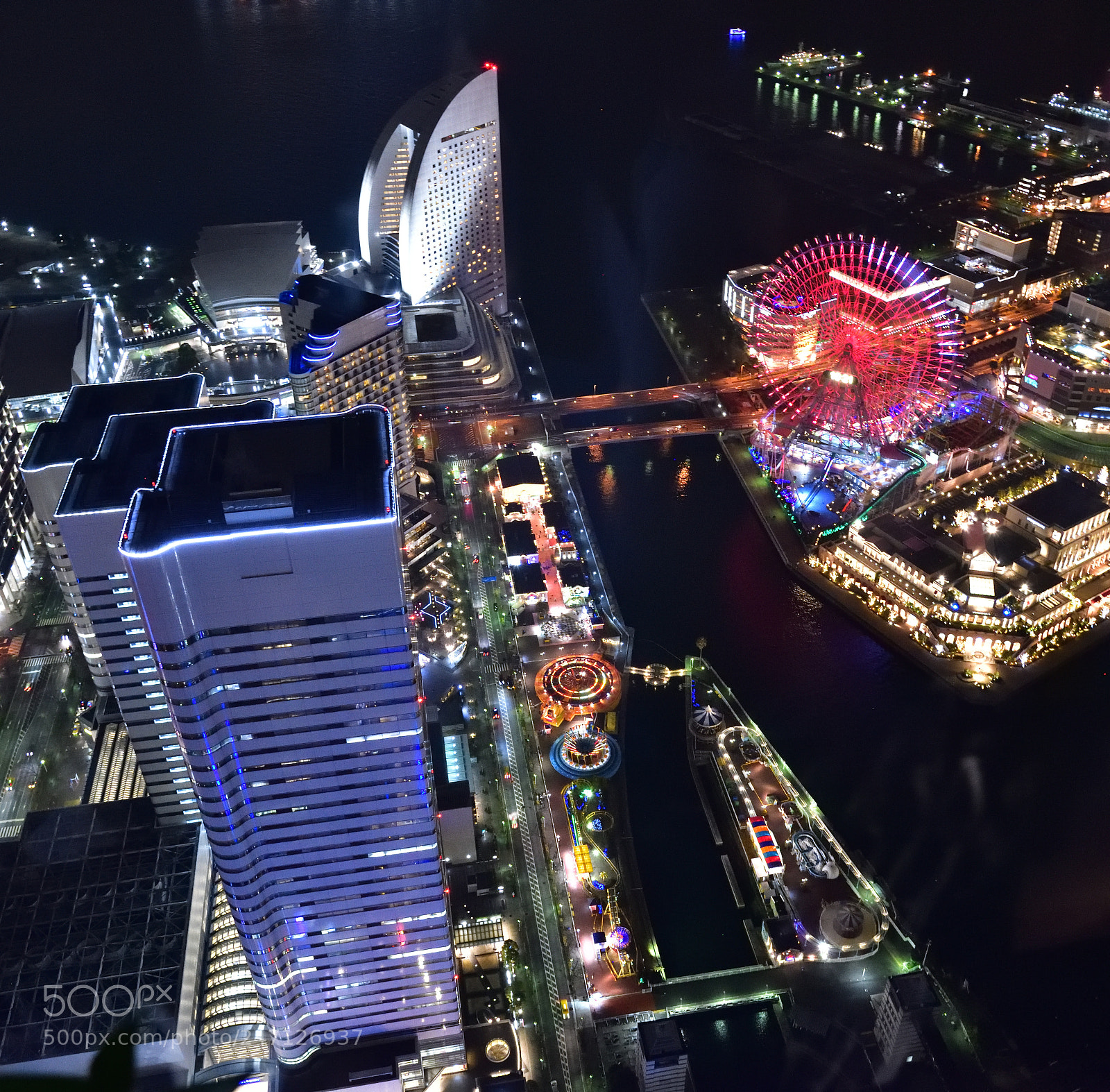 Nikon AF-S Nikkor 24-120mm F4G ED VR sample photo. Minatomirai photography