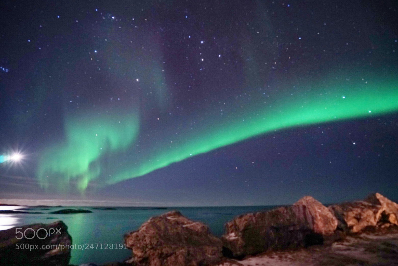 Sony a7 sample photo. Polar light and moon photography
