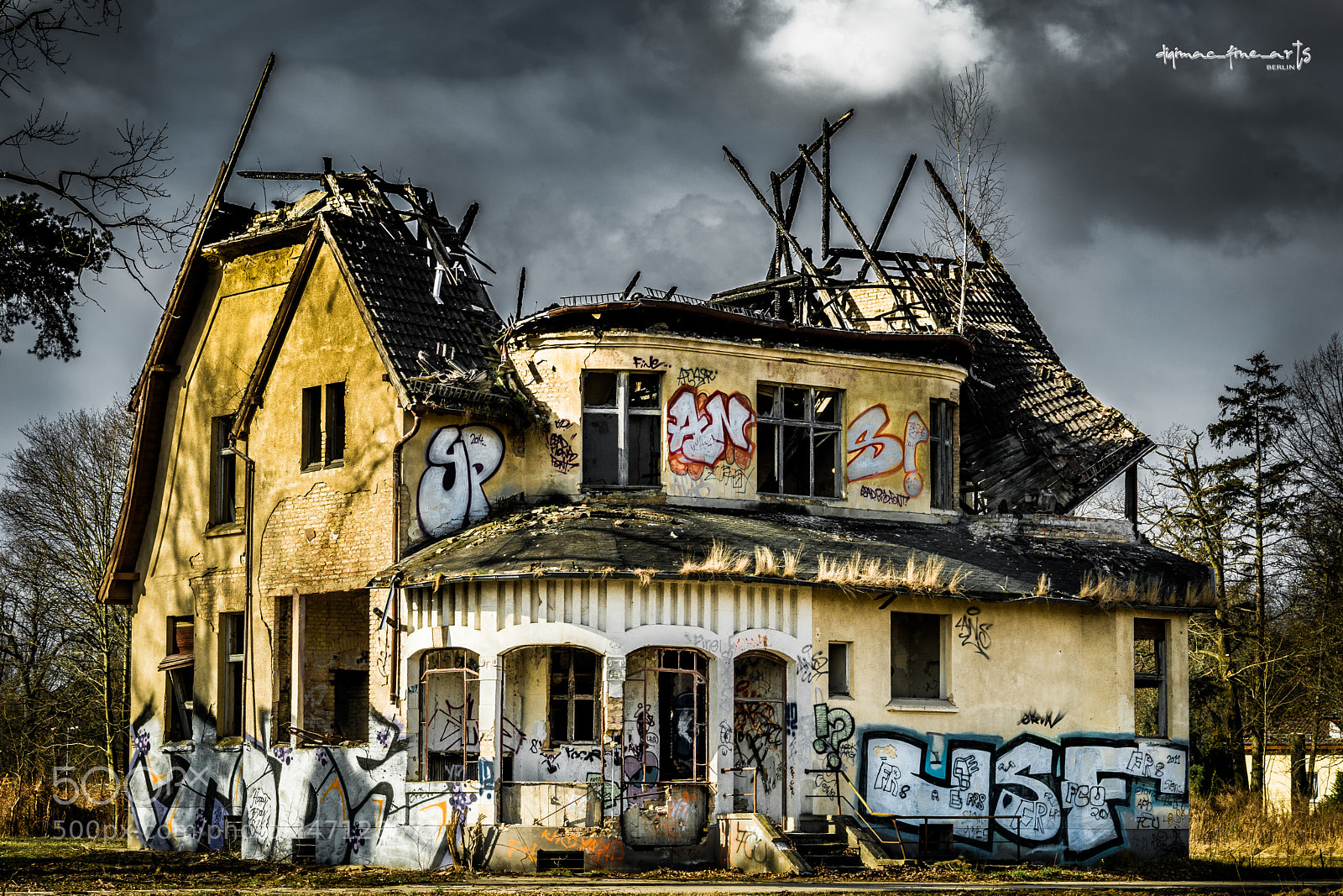 Sony a6300 sample photo. Old ruined mansion photography
