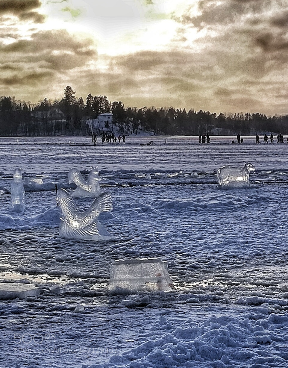 HUAWEI Honor 8 sample photo. Icecarusell on lakeice photography