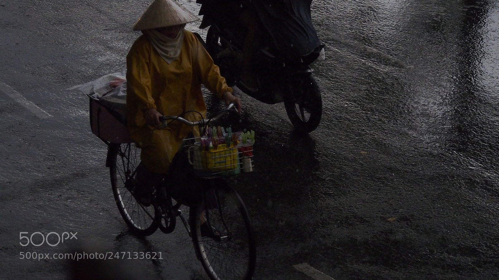 Olympus PEN E-PL5 sample photo. In the rain #2 photography