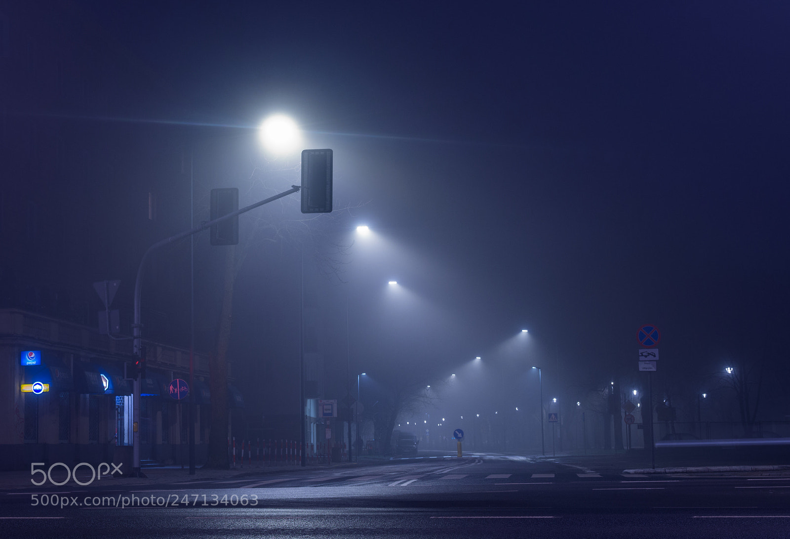 Olympus OM-D E-M10 II sample photo. City by night in photography