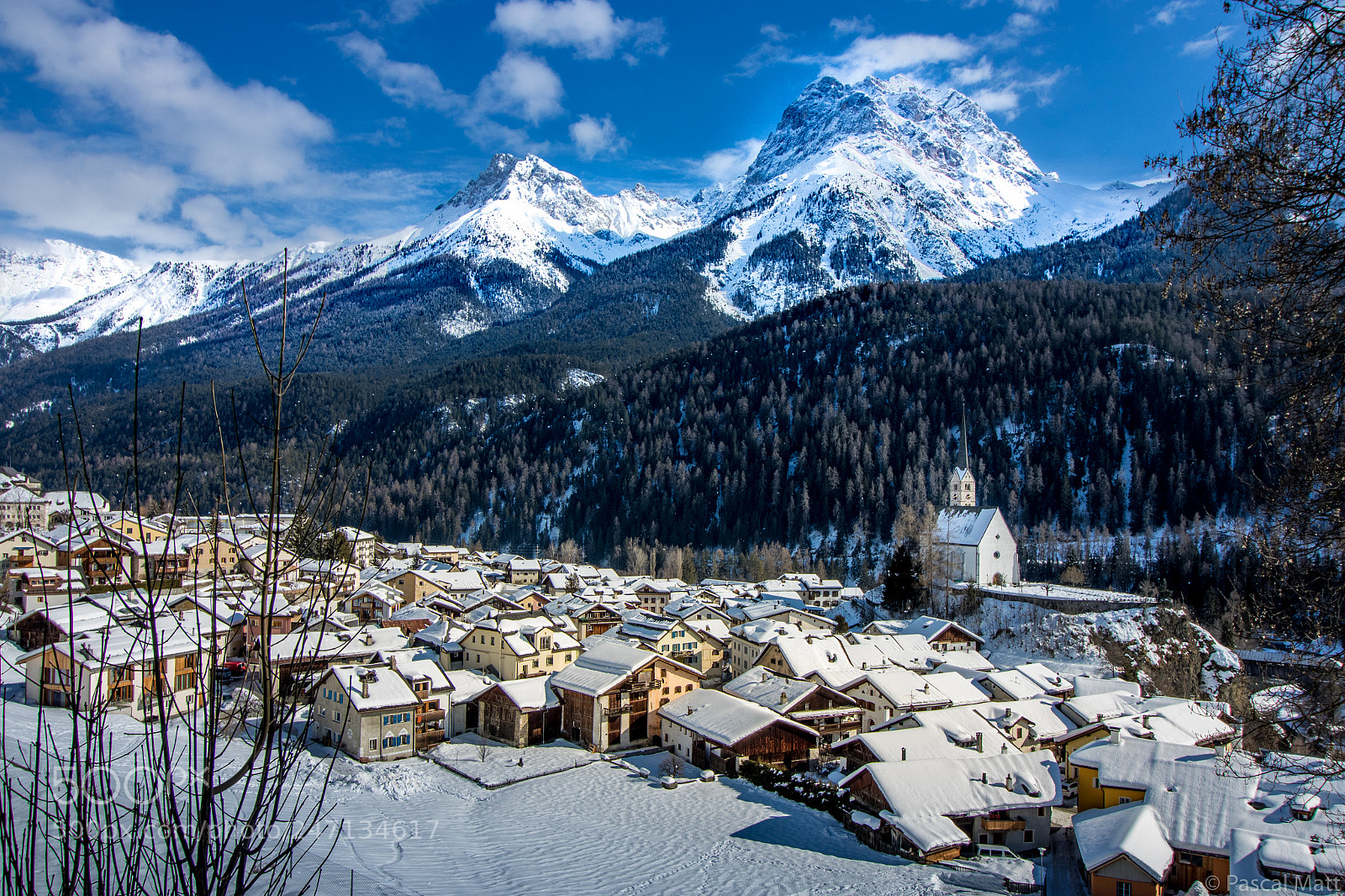 Canon EOS 760D (EOS Rebel T6s / EOS 8000D) sample photo. Scuol photography