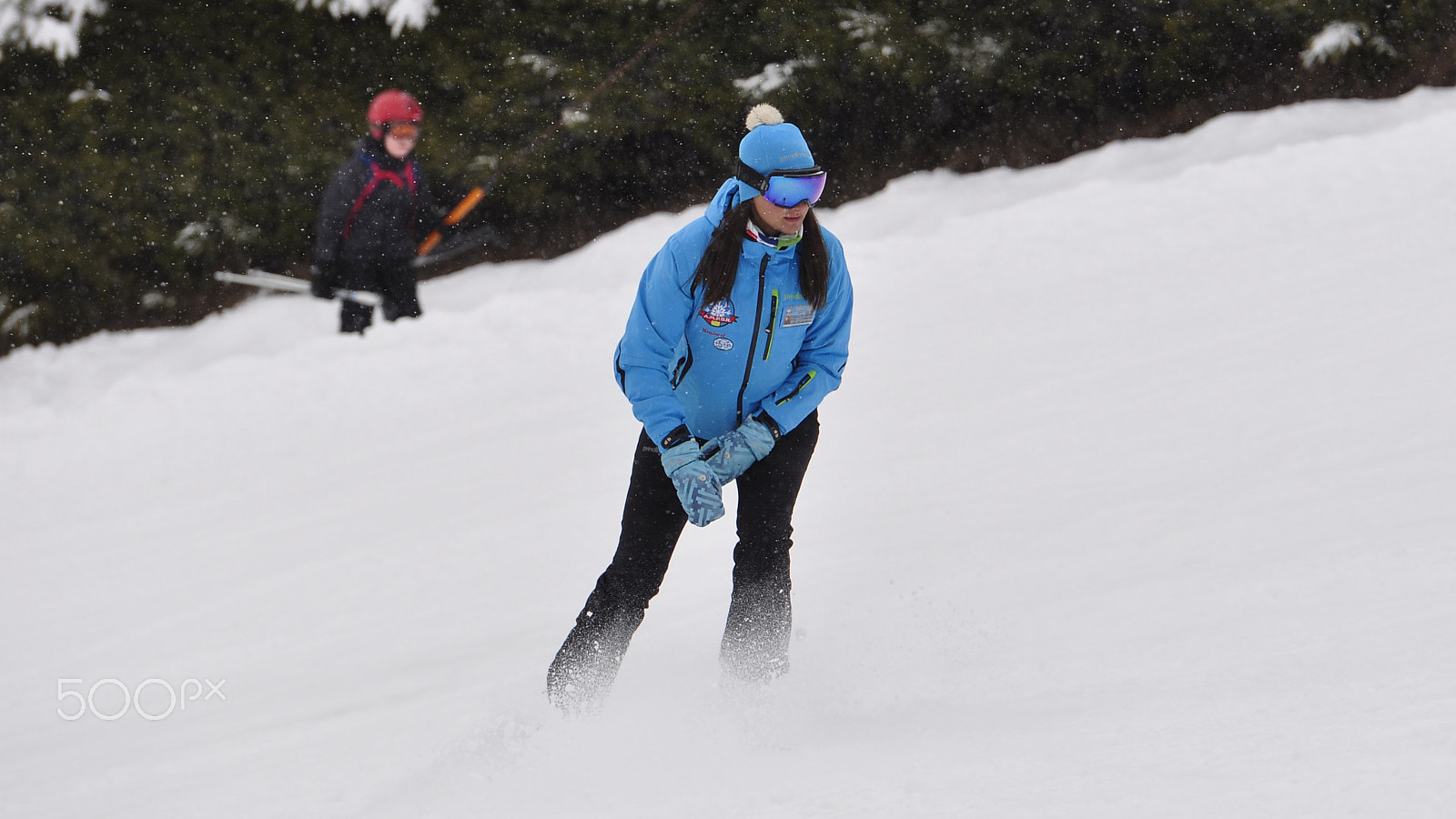 Nikon AF-S Nikkor 70-200mm F2.8G ED VR II sample photo. Skiing photography