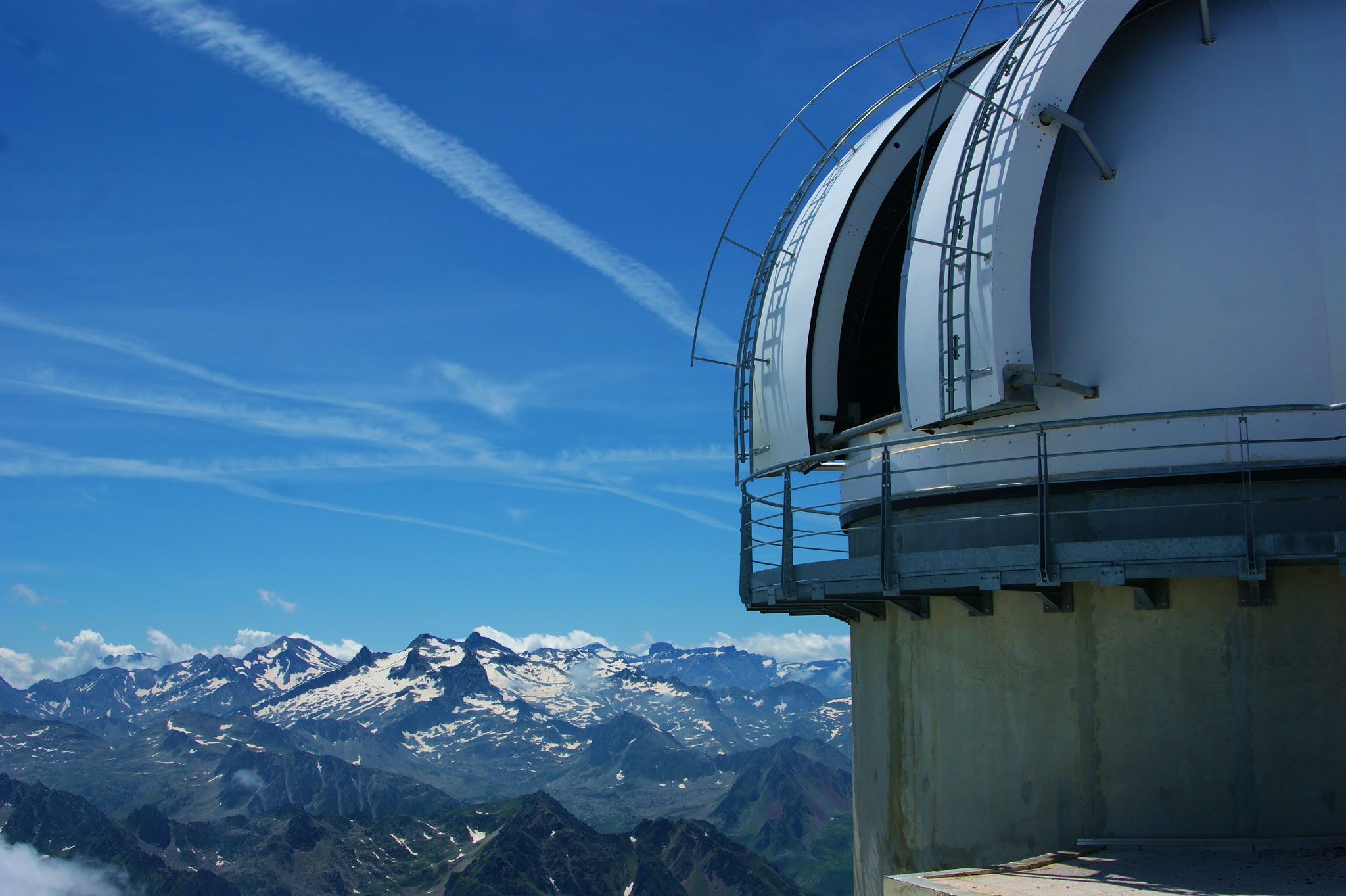 Sony Alpha DSLR-A350 sample photo. Pic du midi photography