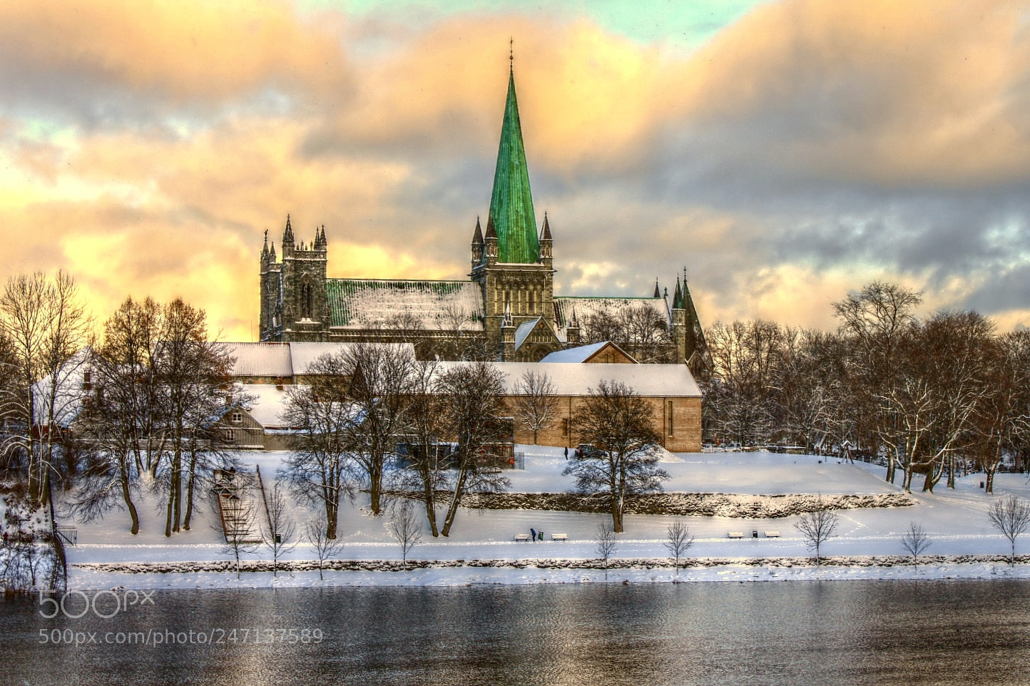 Canon EOS 500D (EOS Rebel T1i / EOS Kiss X3) sample photo. Nidaros cathedral photography