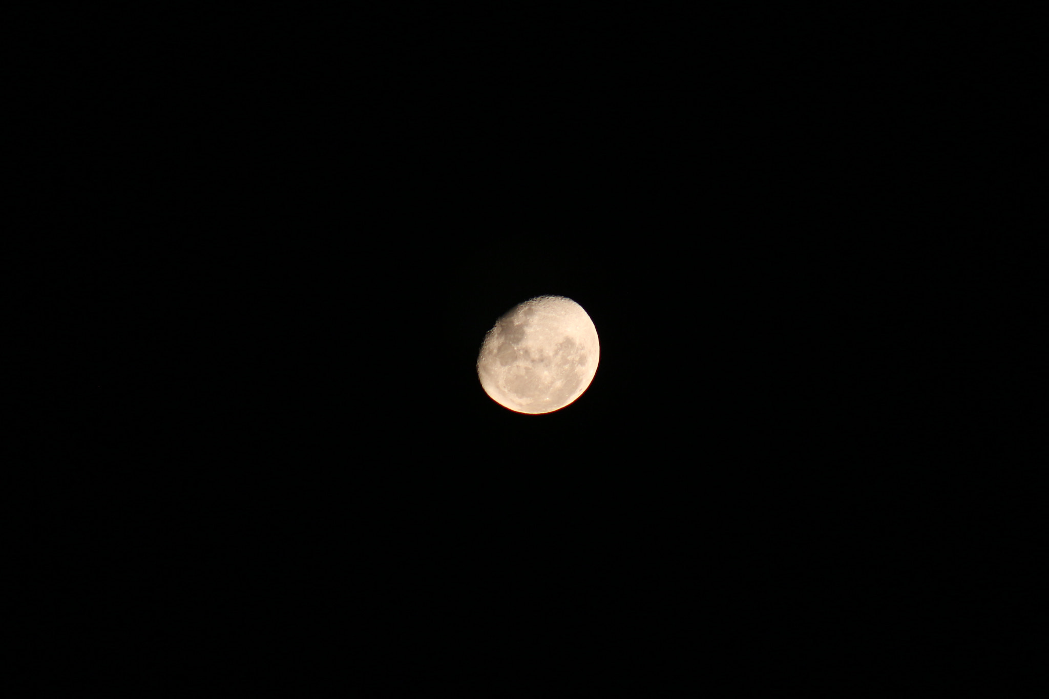 EF75-300mm f/4-5.6 sample photo. Luna photography
