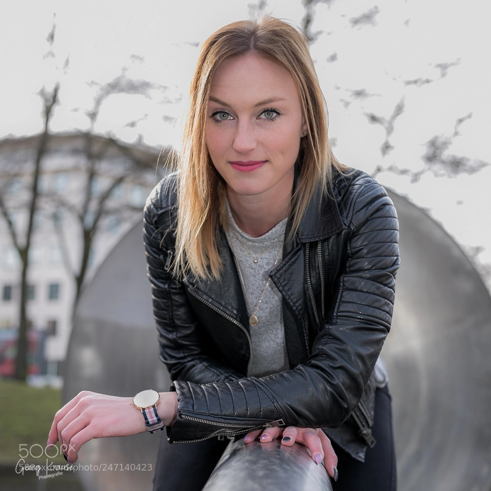 Canon EOS 6D Mark II sample photo. Virgi‘s portrait walk photography