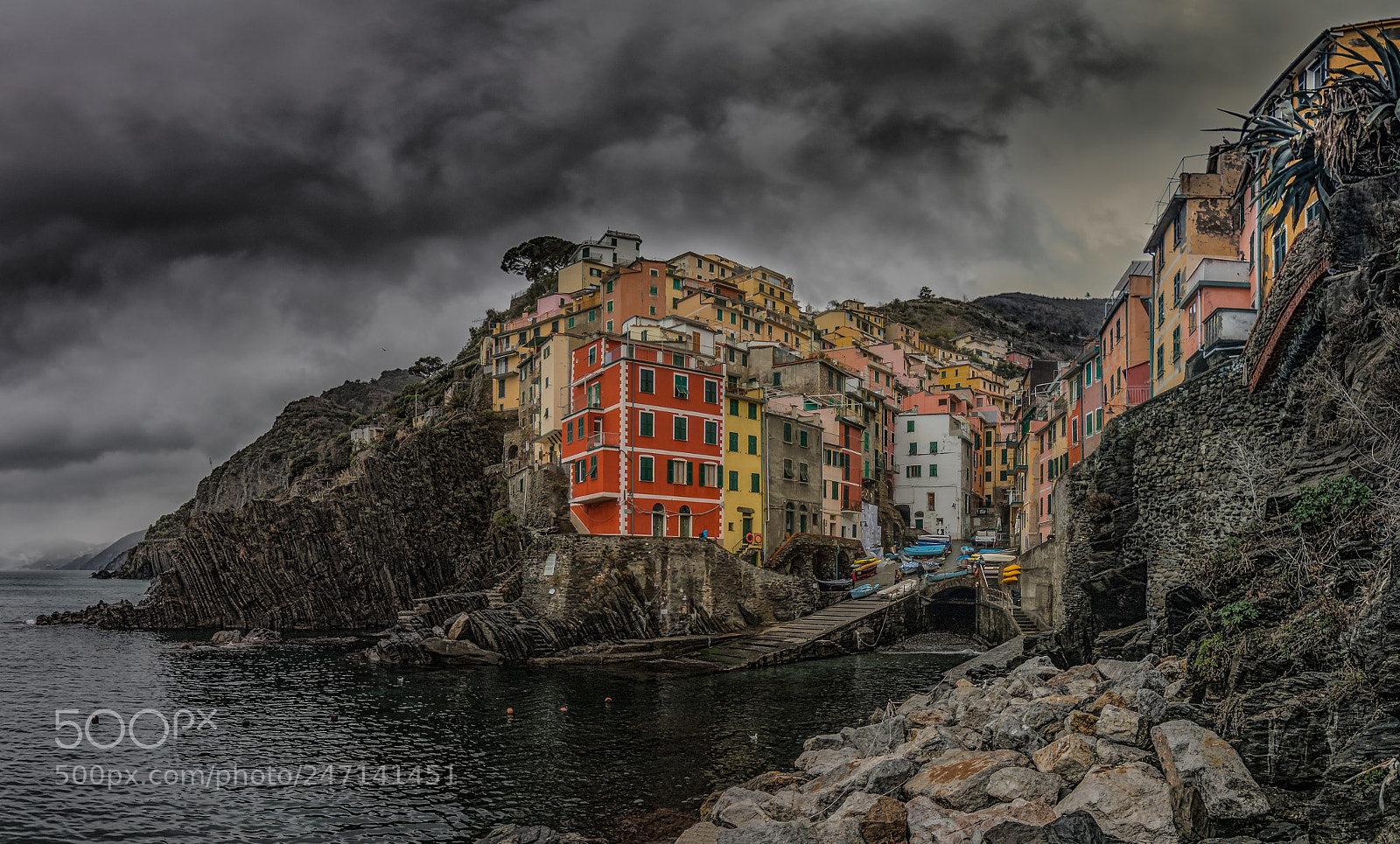 Canon EOS 7D Mark II sample photo. Riomaggiore photography