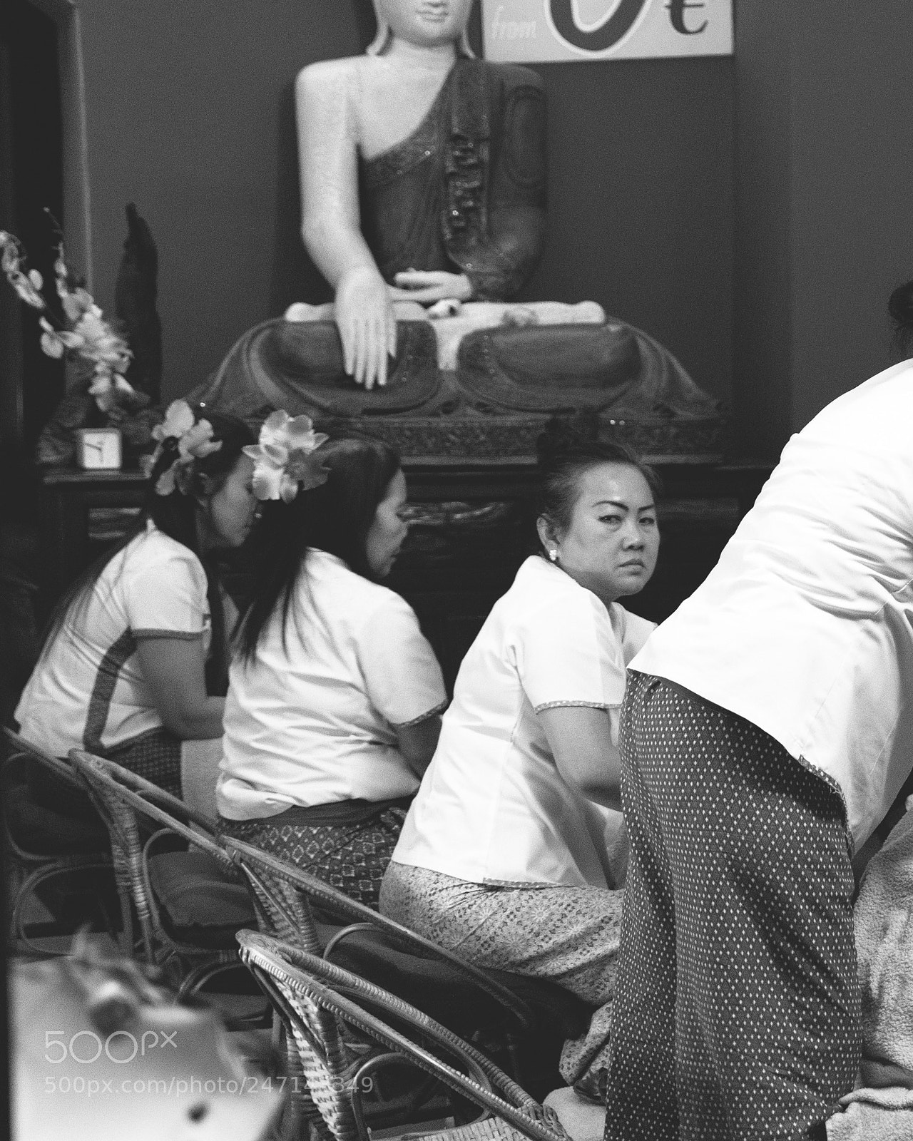 Canon EOS 1300D (EOS Rebel T6 / EOS Kiss X80) sample photo. Thai massage photography