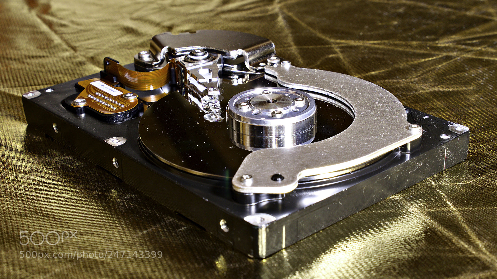 Panasonic Lumix DMC-GX8 sample photo. Techno hard disk drive photography