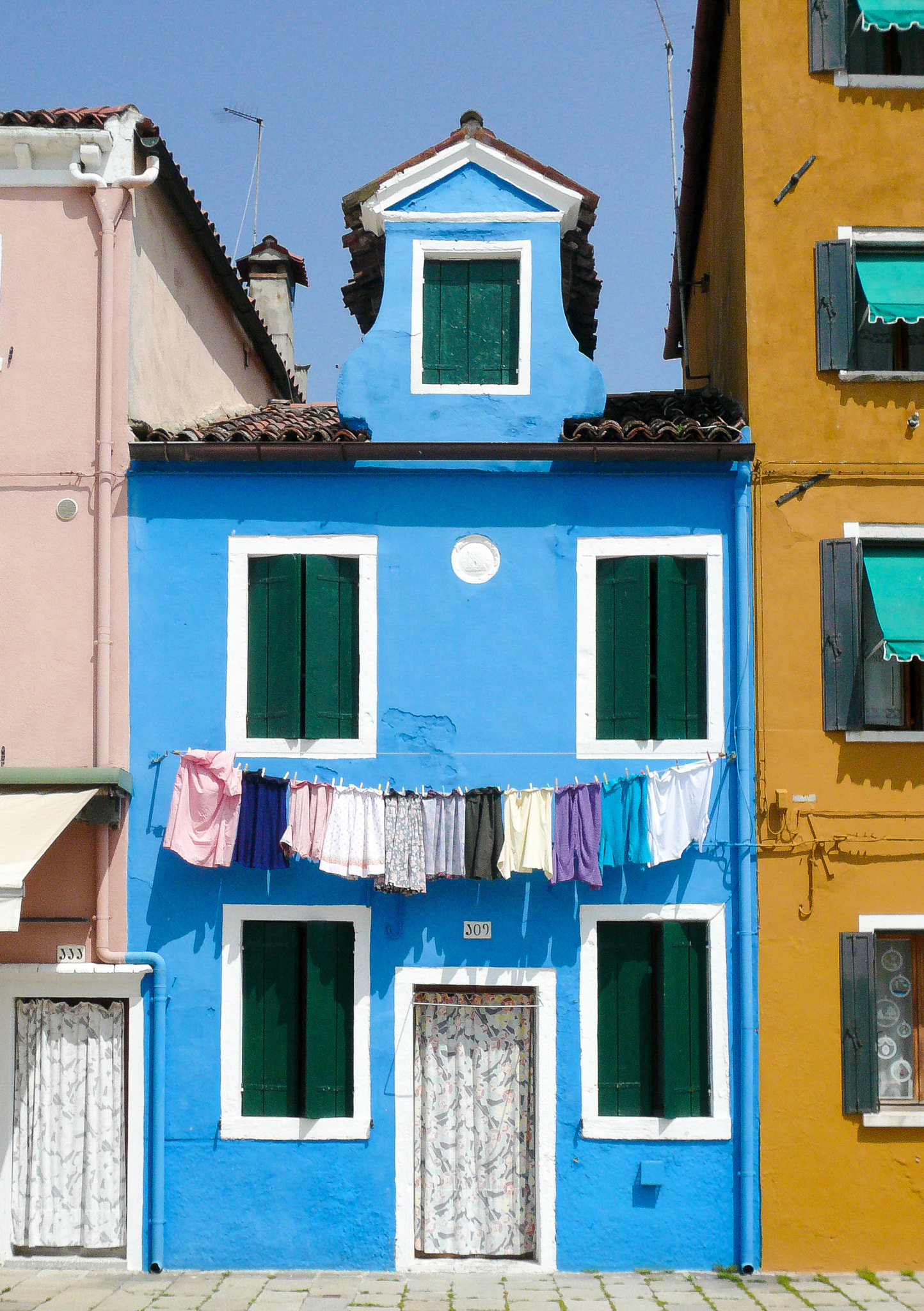 Panasonic DMC-FX07 sample photo. Burano house photography